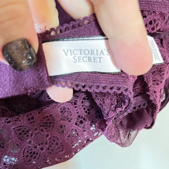 Victorias Secret Lace Burgundy Bodysuit With Lace-Up Front & Scalloped Edges Siz - Picture 5 of 8